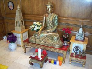 Bouddha dans la pièce de prière