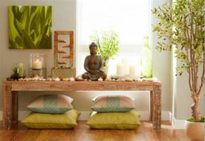 Bouddha dans la pièce de méditation